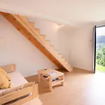 Umi Surf Yoga House Doninos