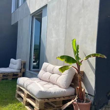 Umi Surf Yoga House Doninos