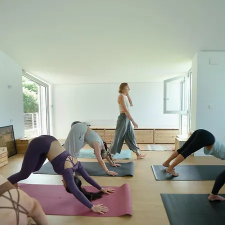 Umi Surf Yoga House Doninos *